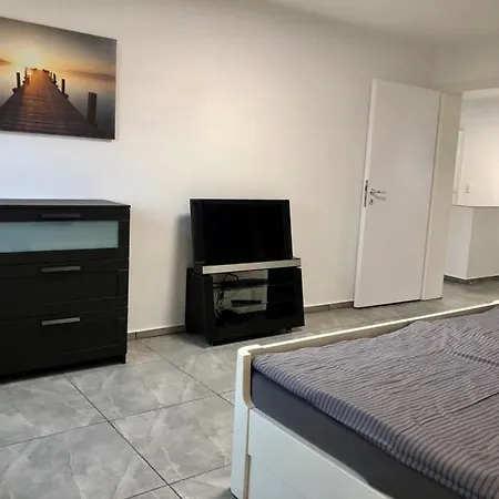 Dachgeschosswohnung Mit Seeblick Apartman *