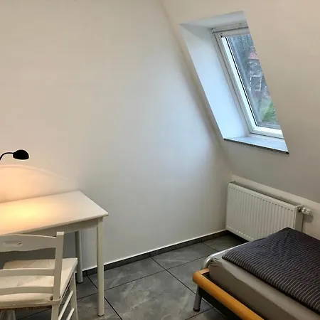 Apartment Dachgeschosswohnung Mit Seeblick *