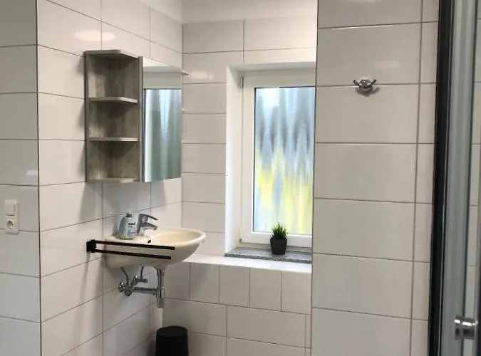 Dachgeschosswohnung Mit Seeblick 아파트 *